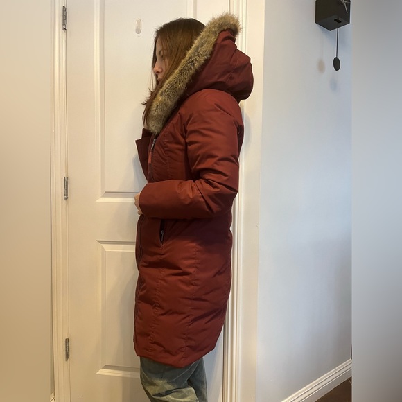 *SOLD* Aritzia Black Babaton Gillian Parka MINT Condition - Picture 9 of 14